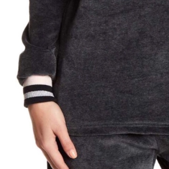 ⭐️SALE⭐️ C&C California Cold Shoulder Velour Sweatshirt NWT - Picture 5 of 10